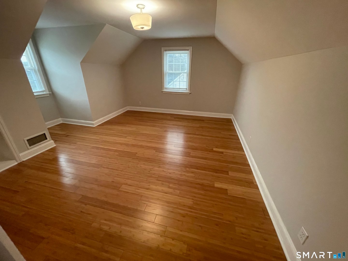 86 Ferndale Avenue Photo 23