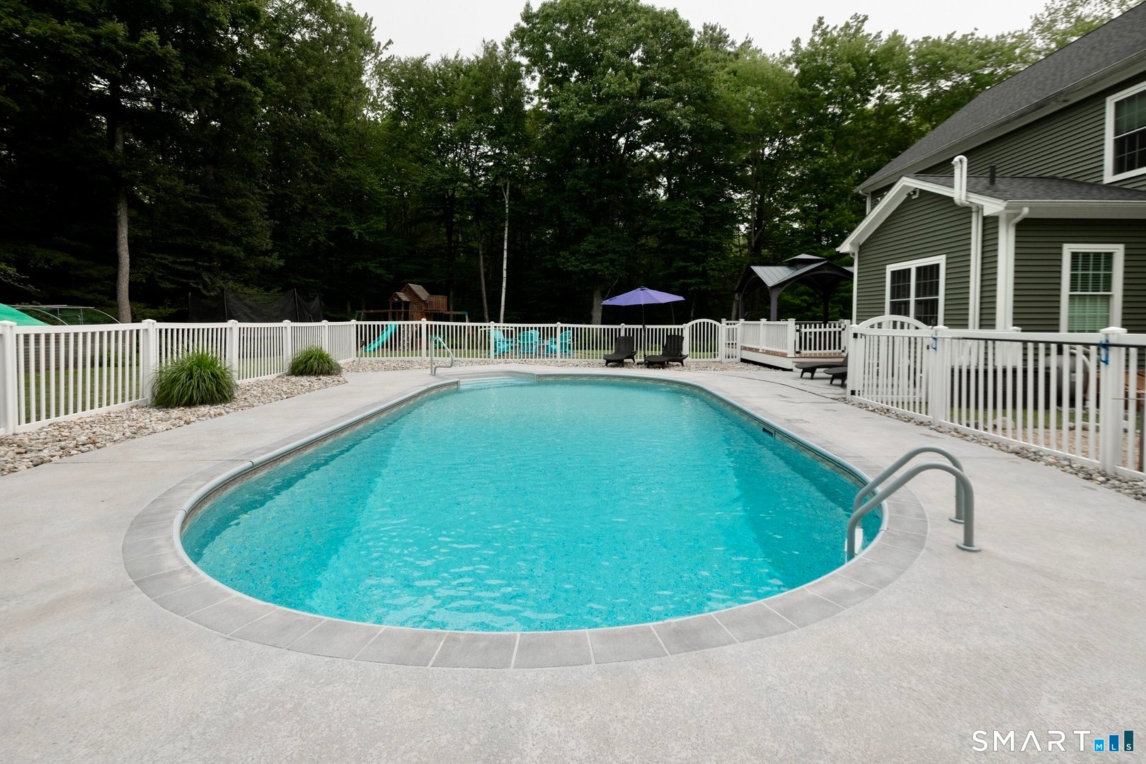 81 Evergreen Crossing Photo 6