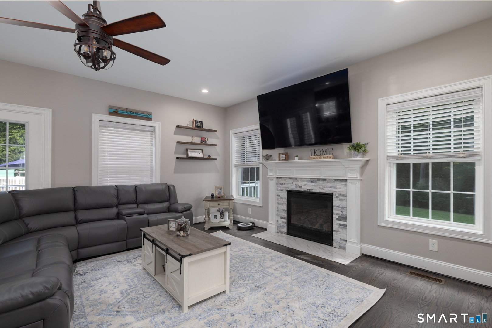 81 Evergreen Crossing Photo 12