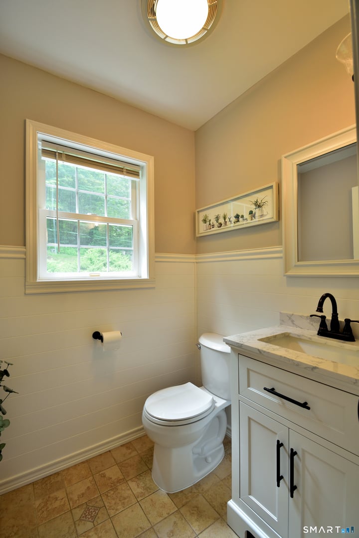 35 Rocky Road West Photo 9