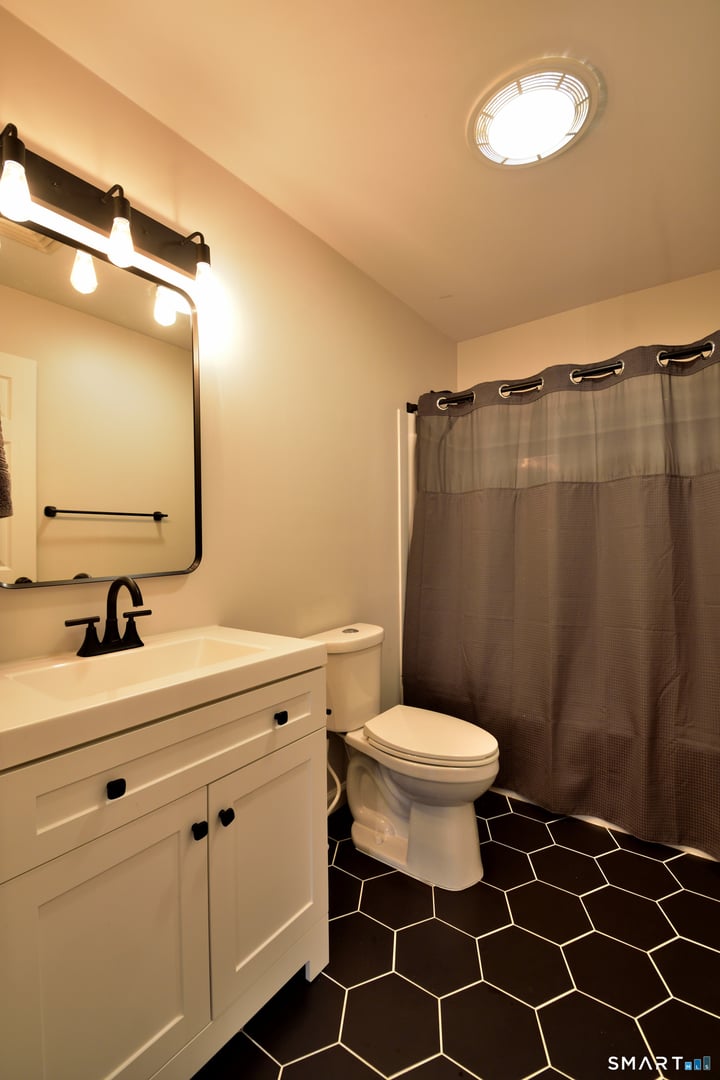 35 Rocky Road West Photo 34
