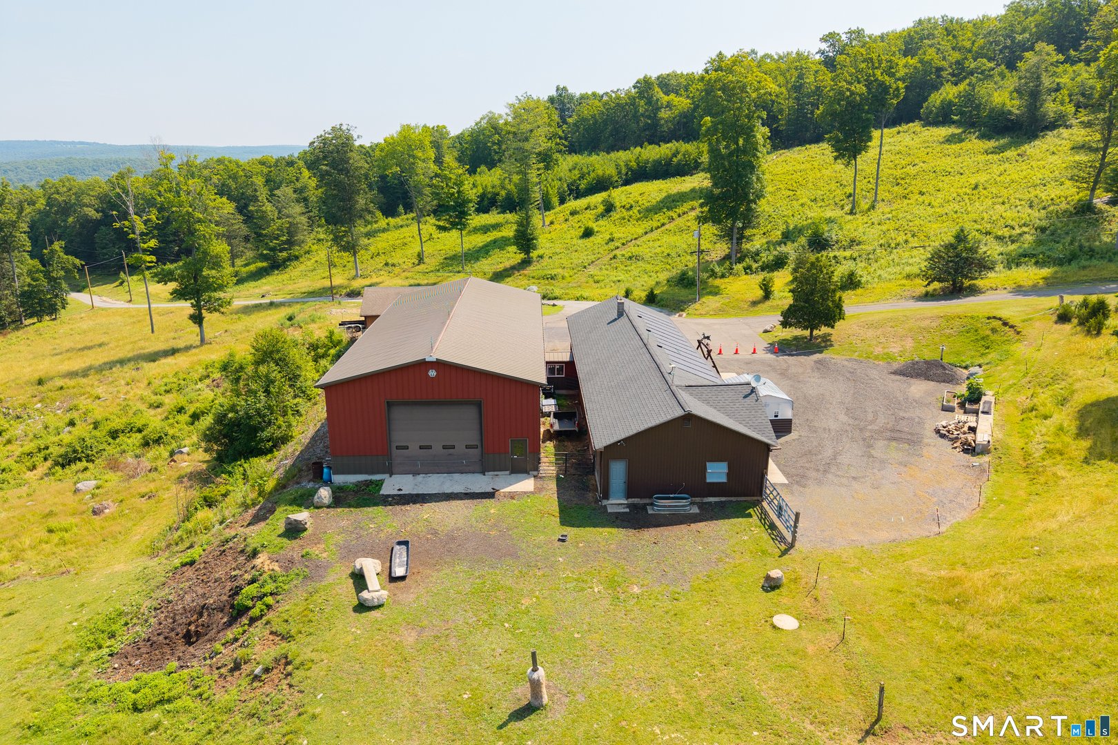 65 Maple Avenue West Photo 8