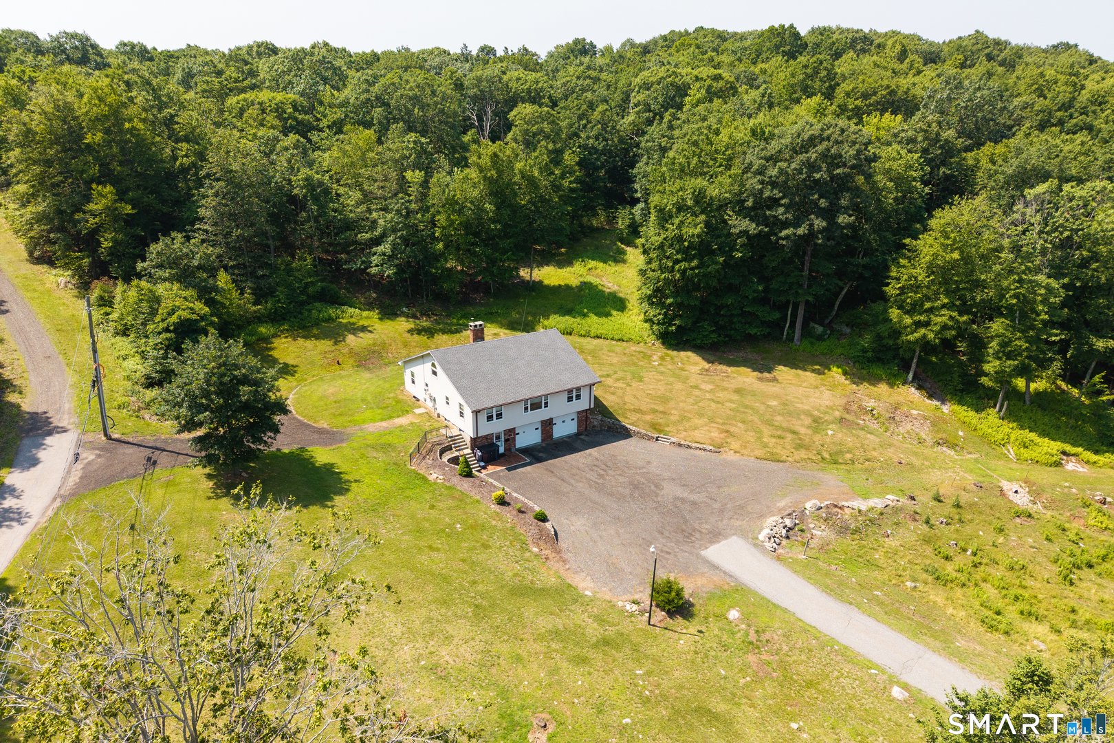 65 Maple Avenue West Photo 18