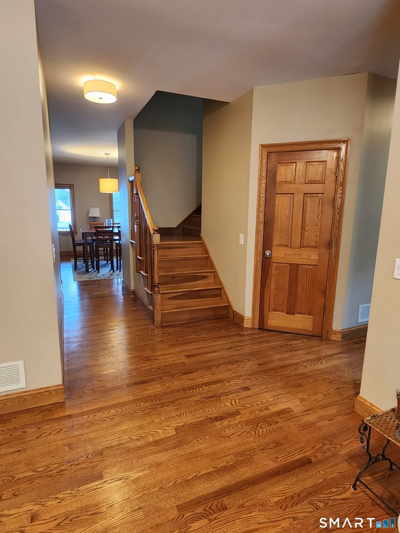 38 Emerald Glen Lane Photo 10
