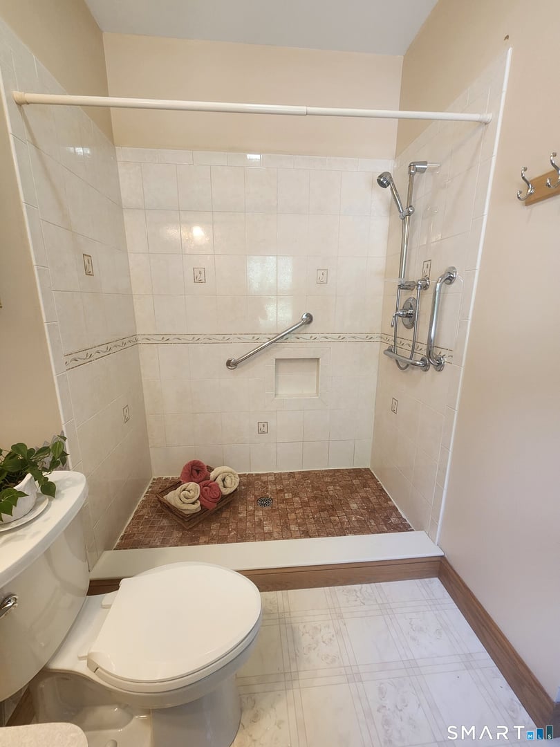 38 Emerald Glen Lane Photo 16