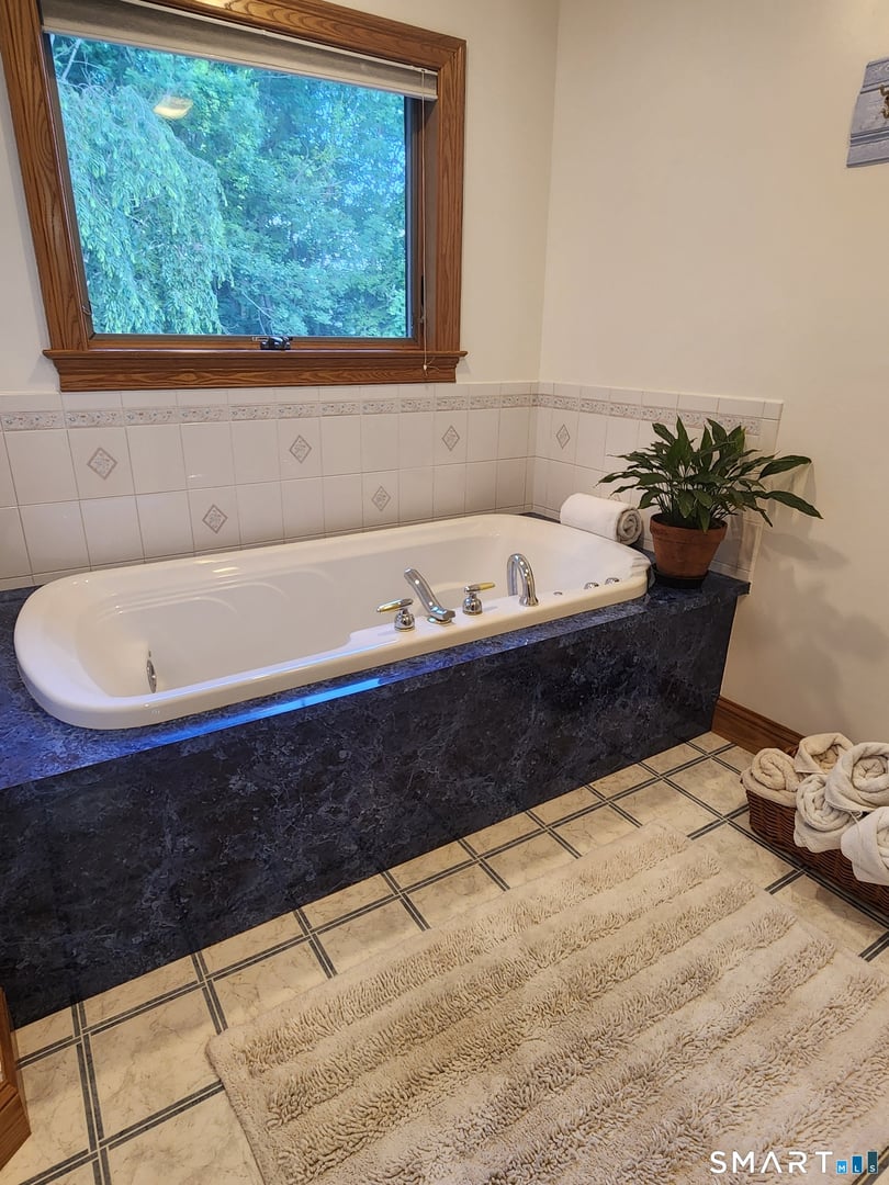 38 Emerald Glen Lane Photo 31