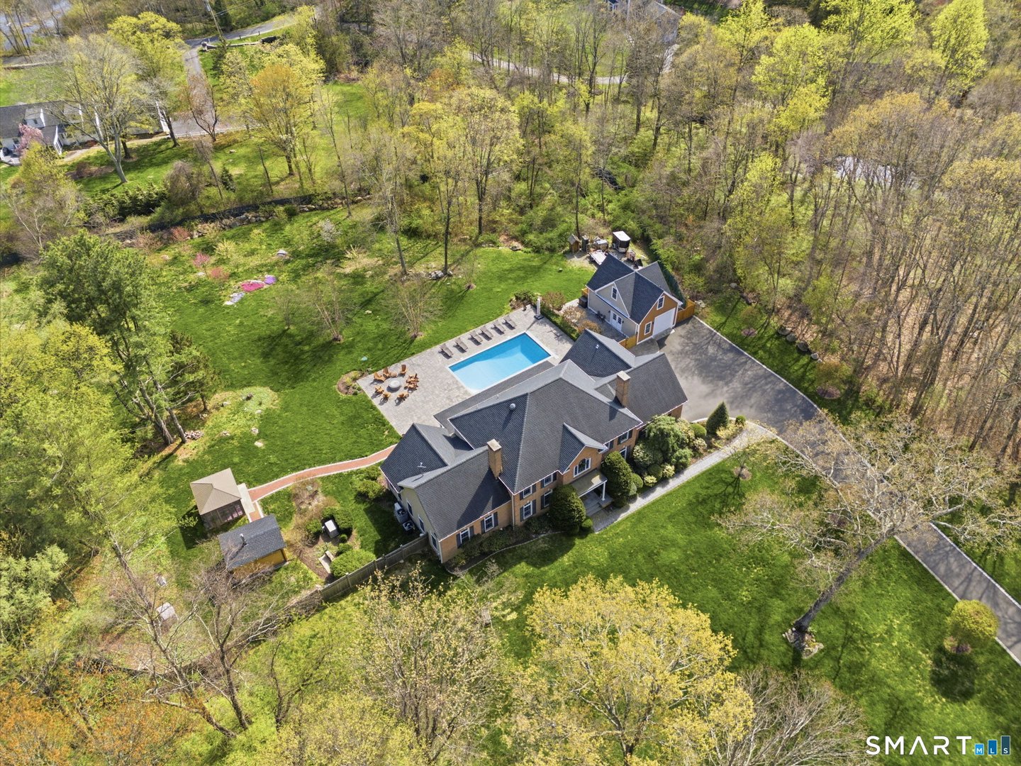 16 Robin Hood Lane Photo 3
