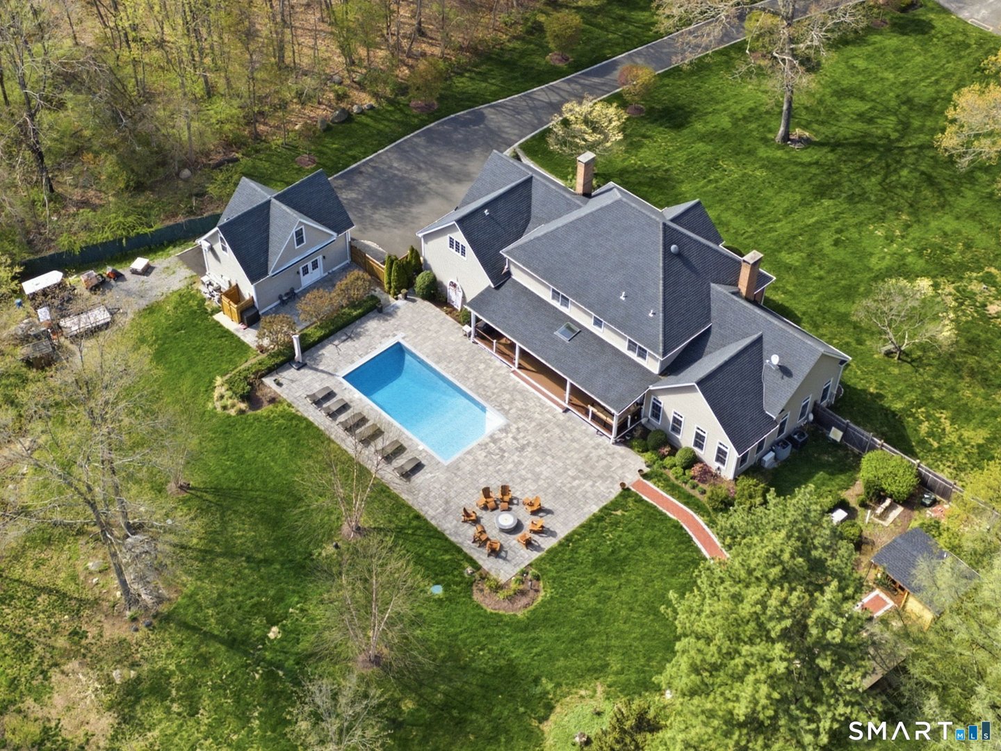 16 Robin Hood Lane Photo 4