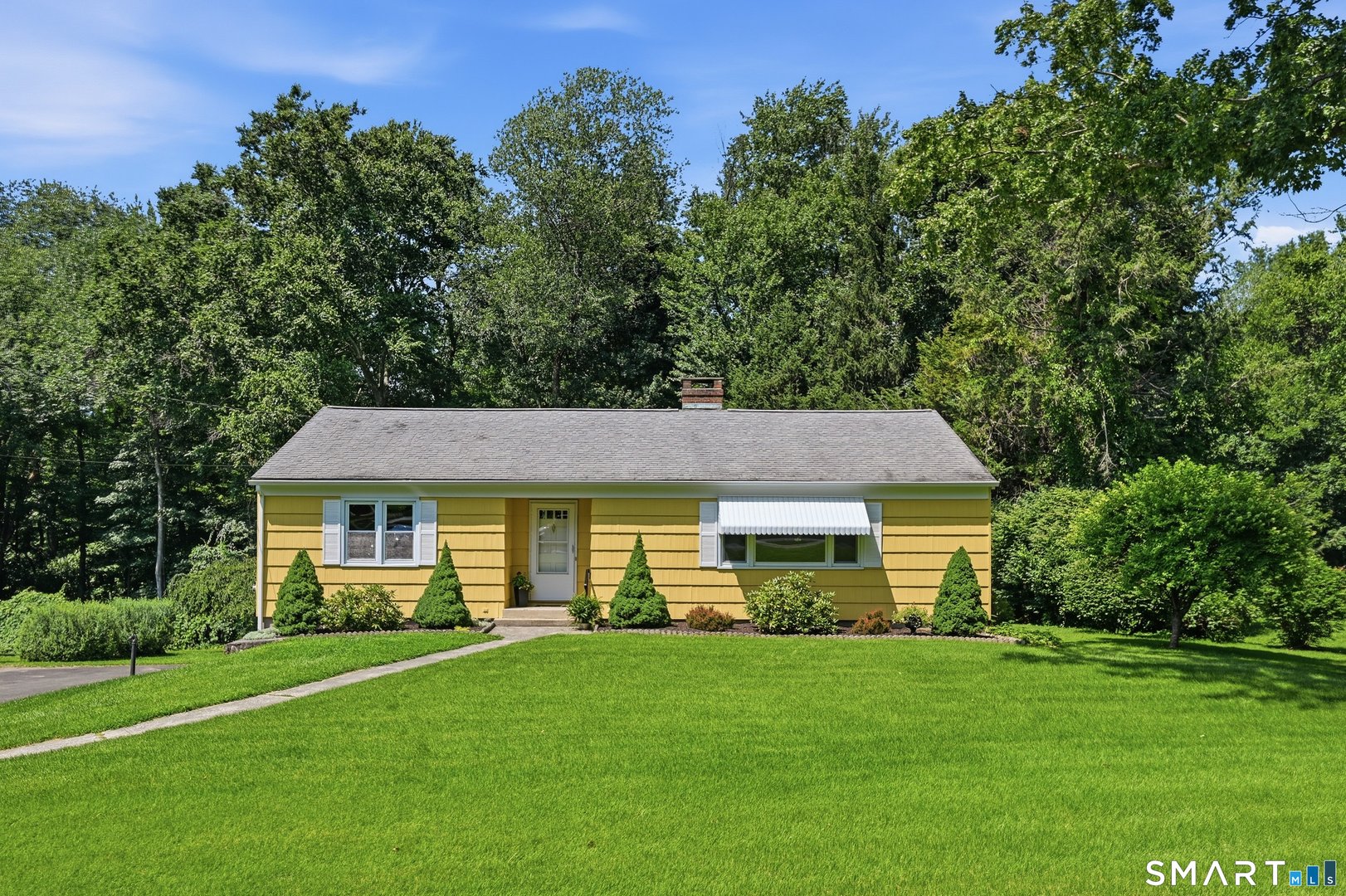 30 Maple Row Photo 1