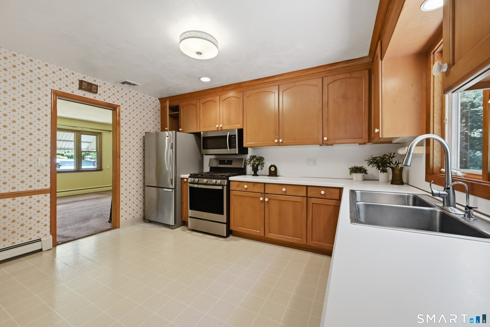 30 Maple Row Photo 9