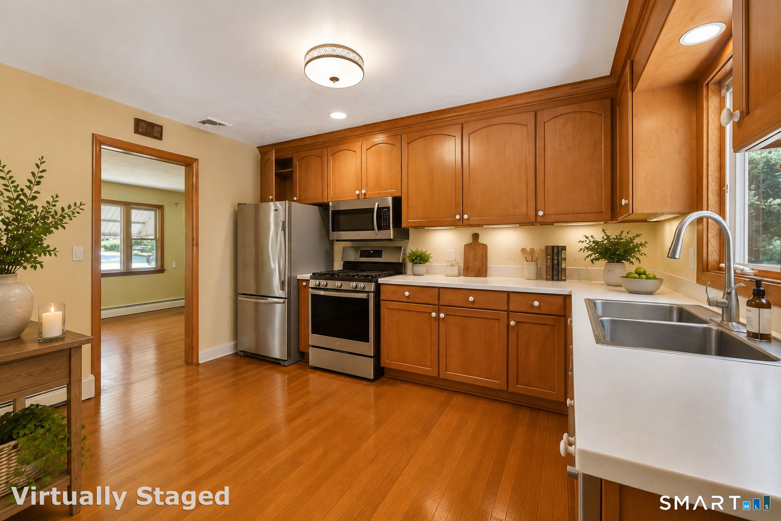 30 Maple Row Photo 10