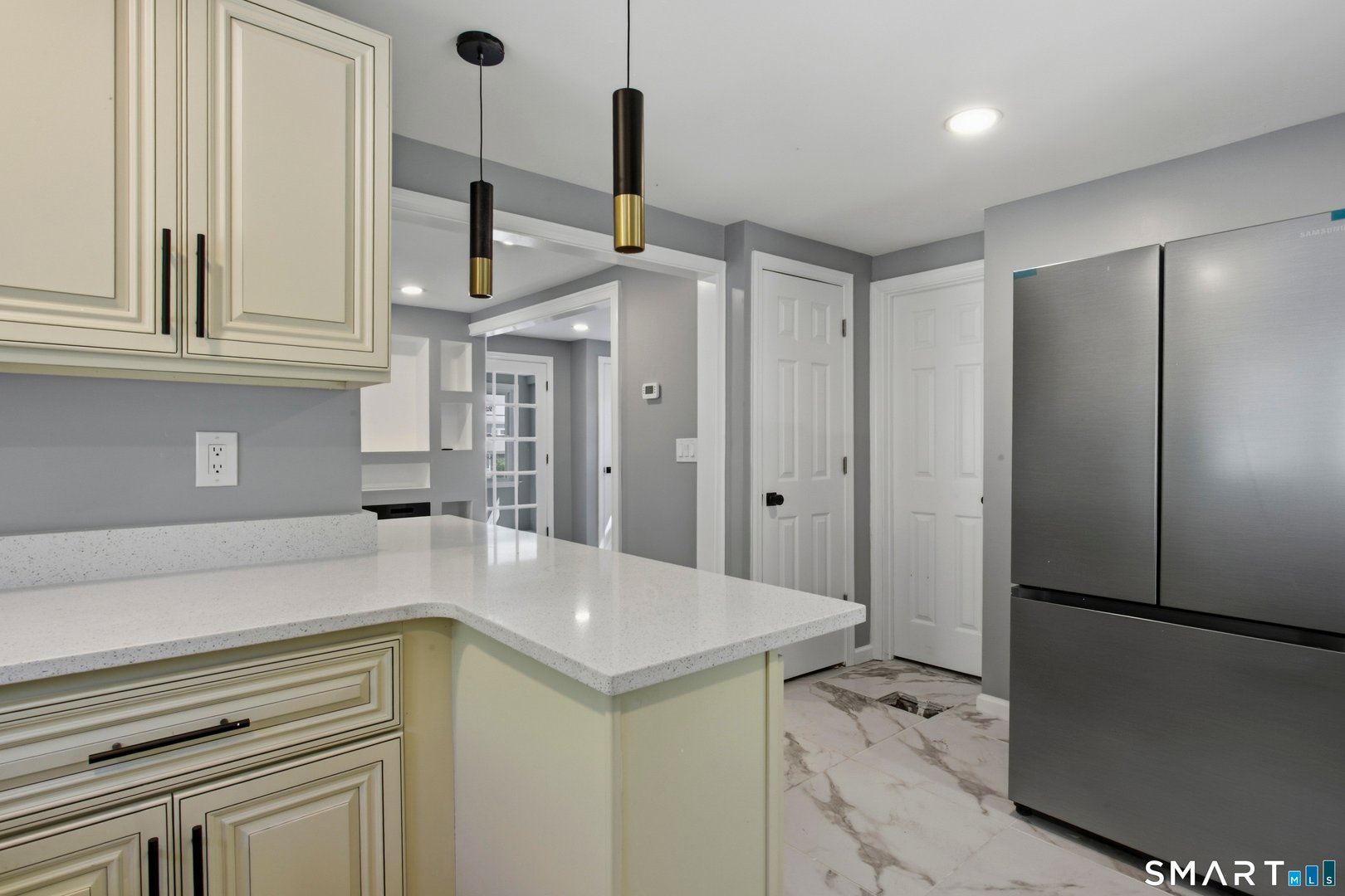 227 Sylvan Street Photo 8
