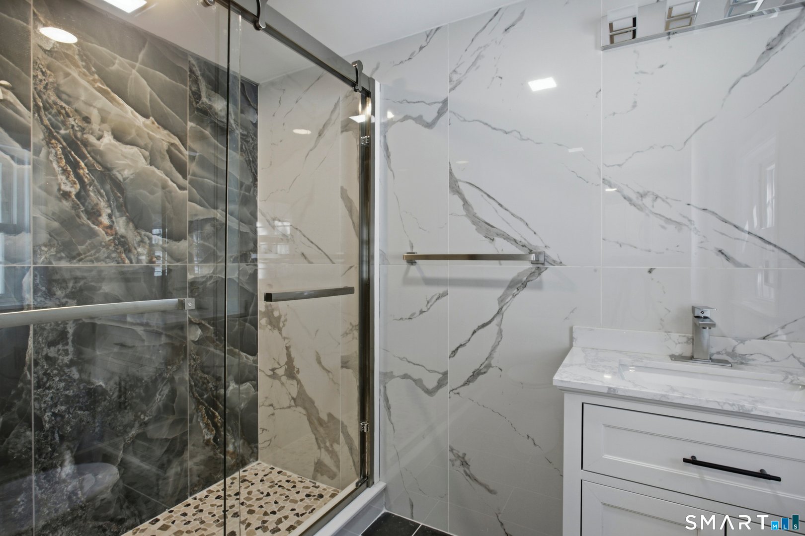 227 Sylvan Street Photo 9