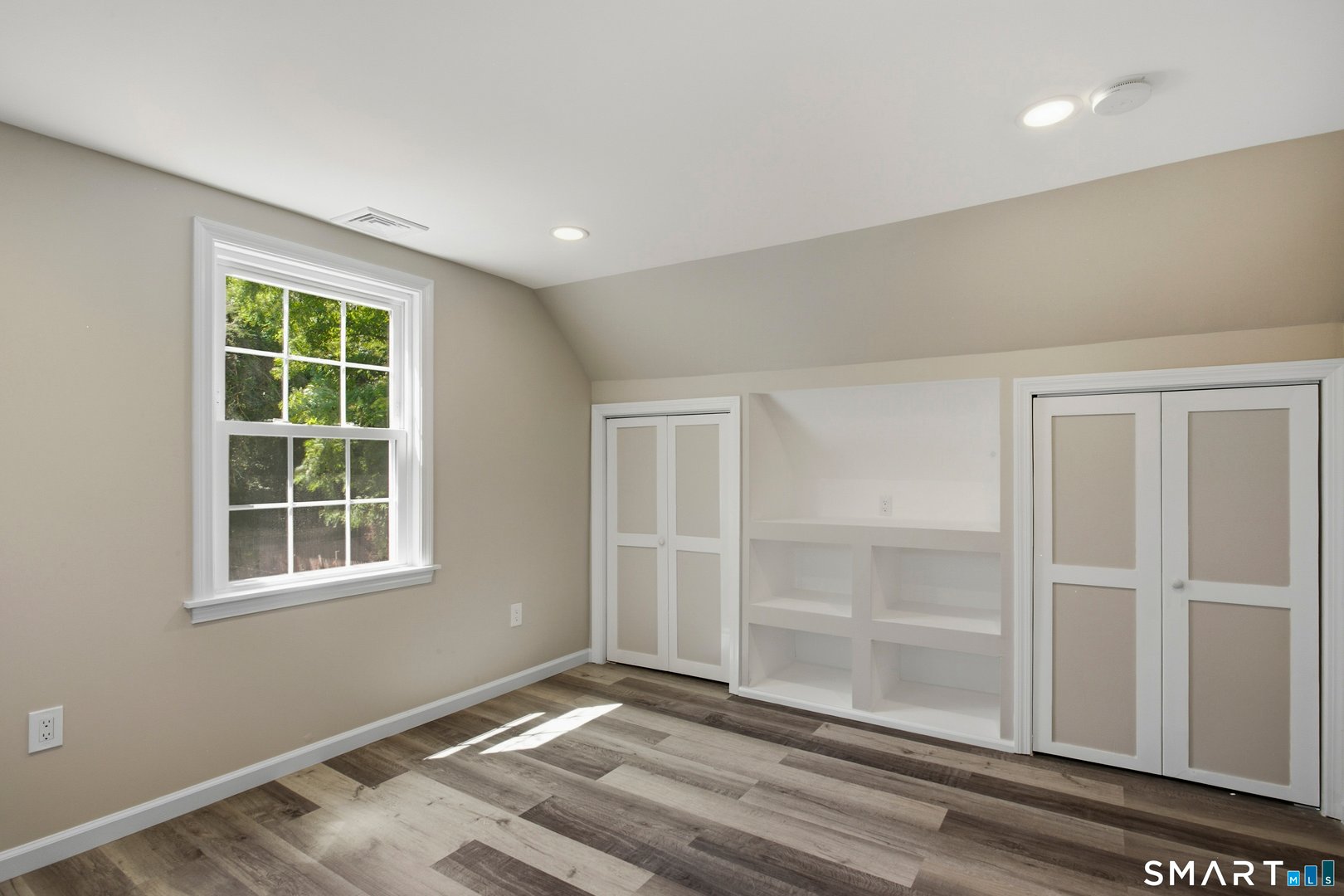 227 Sylvan Street Photo 14