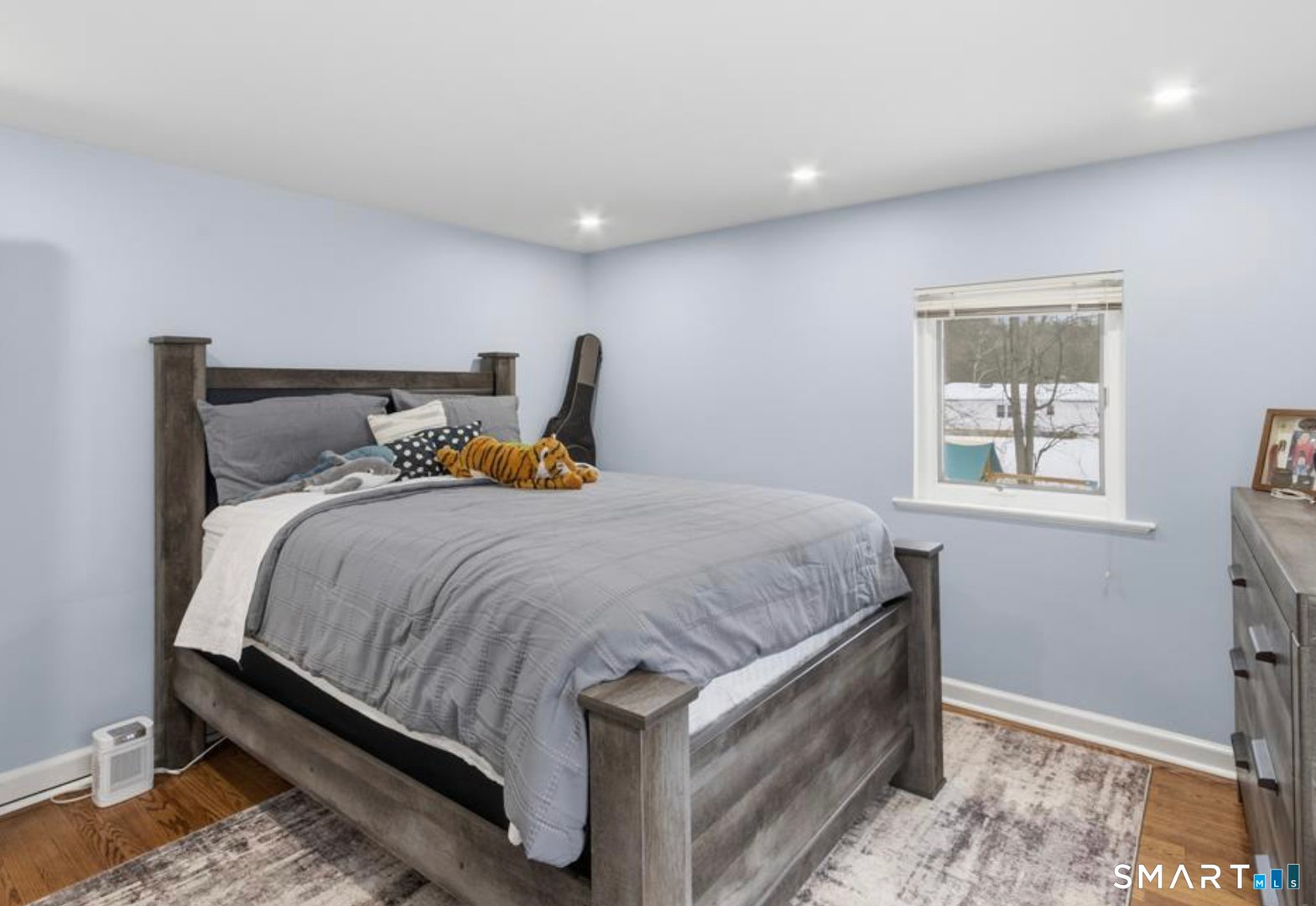 589 Racebrook Road Photo 17