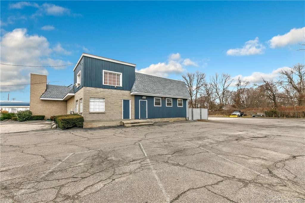 326 Ferry Boulevard Photo 4