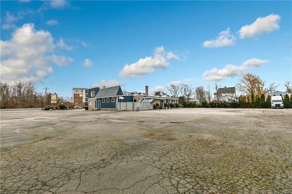 326 Ferry Boulevard Photo 5