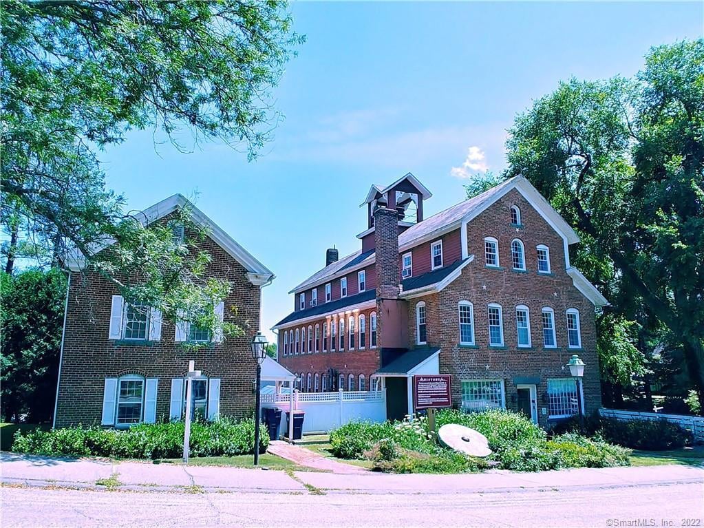 8 Holley Street Photo 1