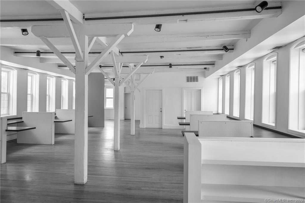 8 Holley Street Photo 5