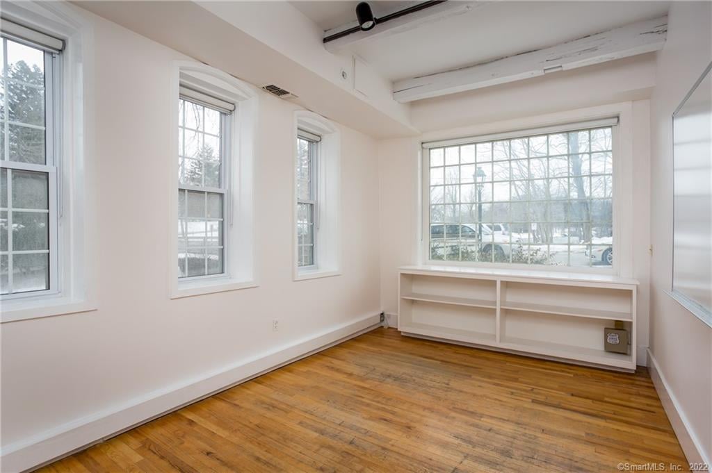 8 Holley Street Photo 7