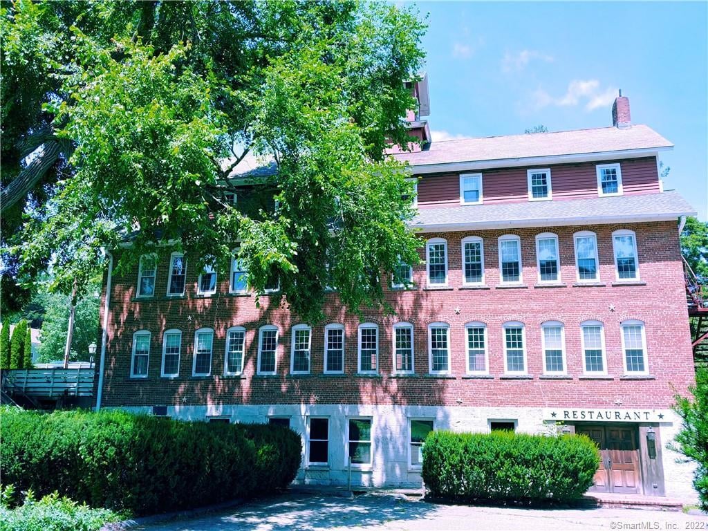 8 Holley Street Photo 5