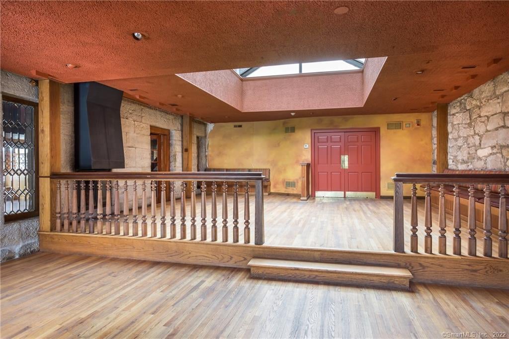 8 Holley Street Photo 13