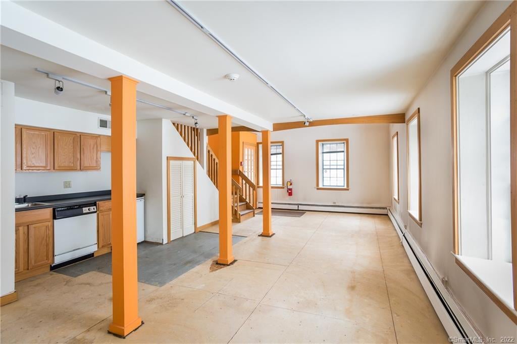 8 Holley Street Photo 16