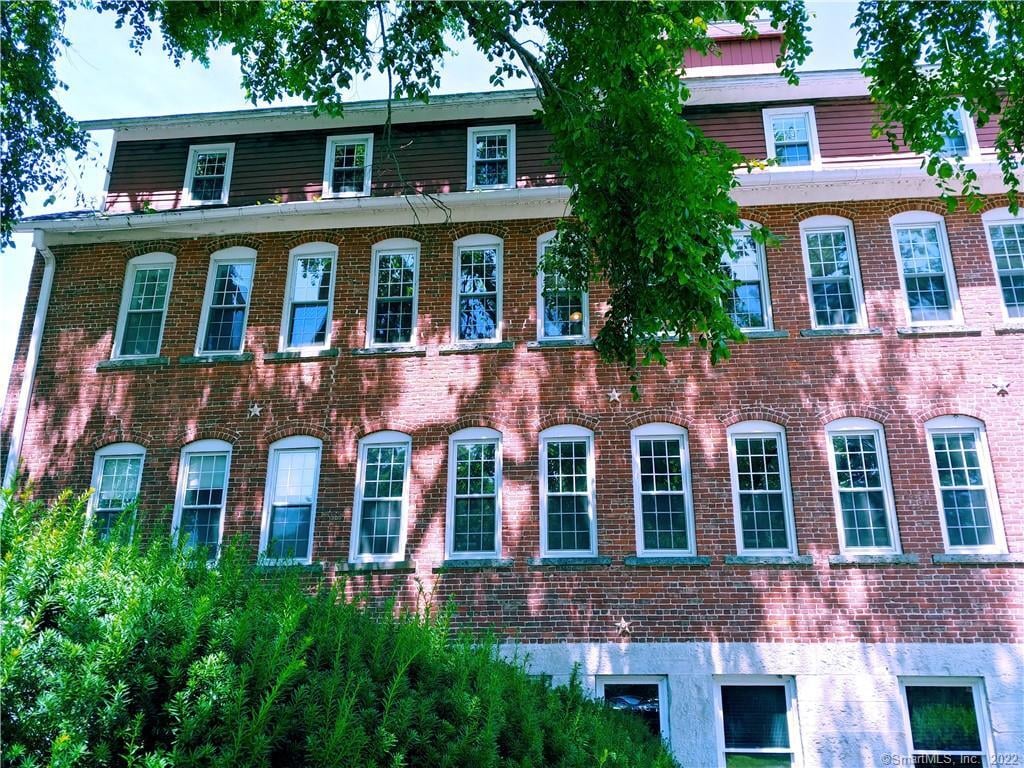 8 Holley Street Photo 19