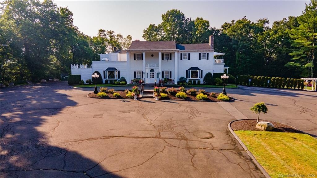 271 Federal Road Photo 3