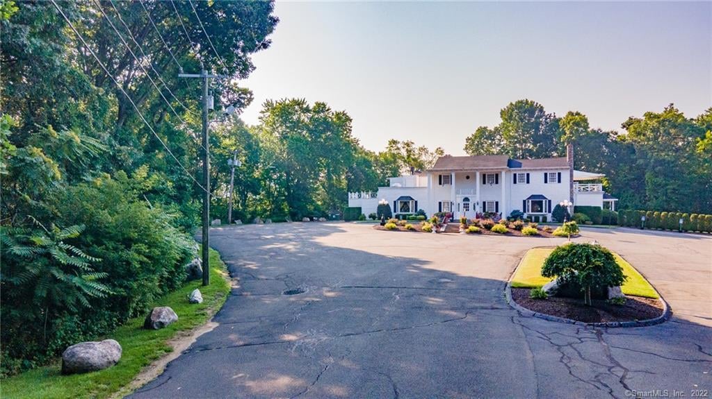 271 Federal Road Photo 9