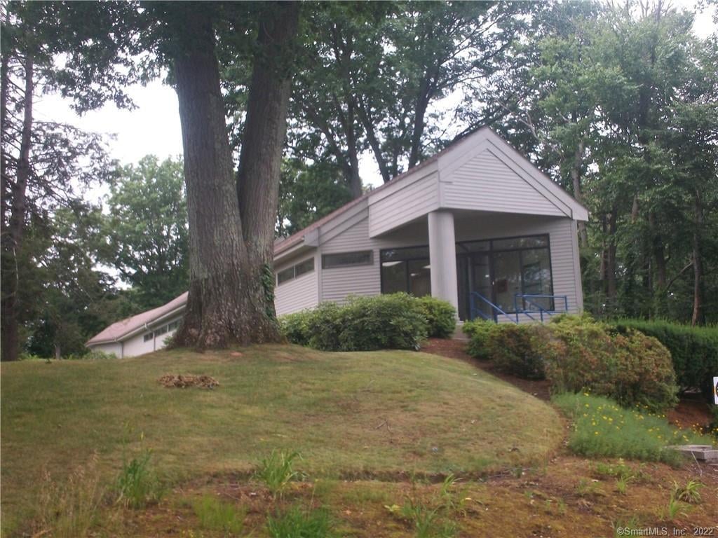 99 Citizens Drive Photo 1