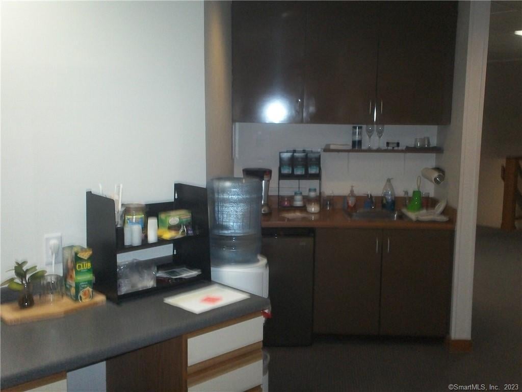 99 Citizens Drive Photo 7