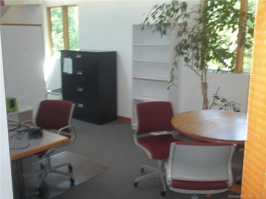 99 Citizens Drive Photo 10