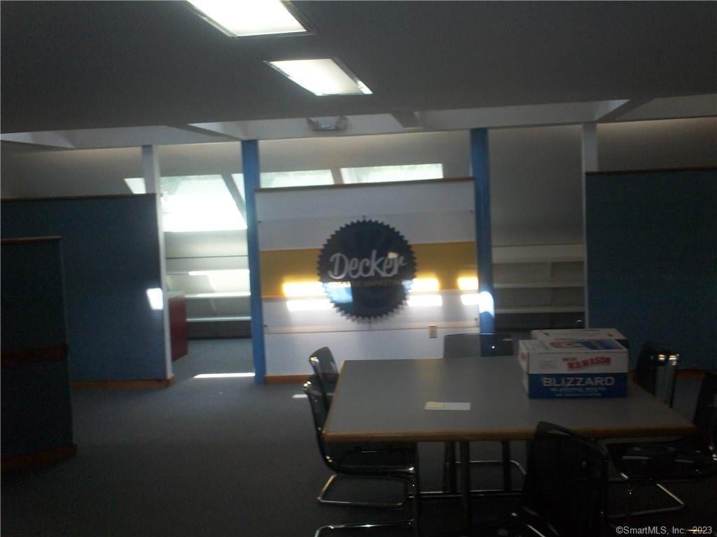 99 Citizens Drive Photo 11