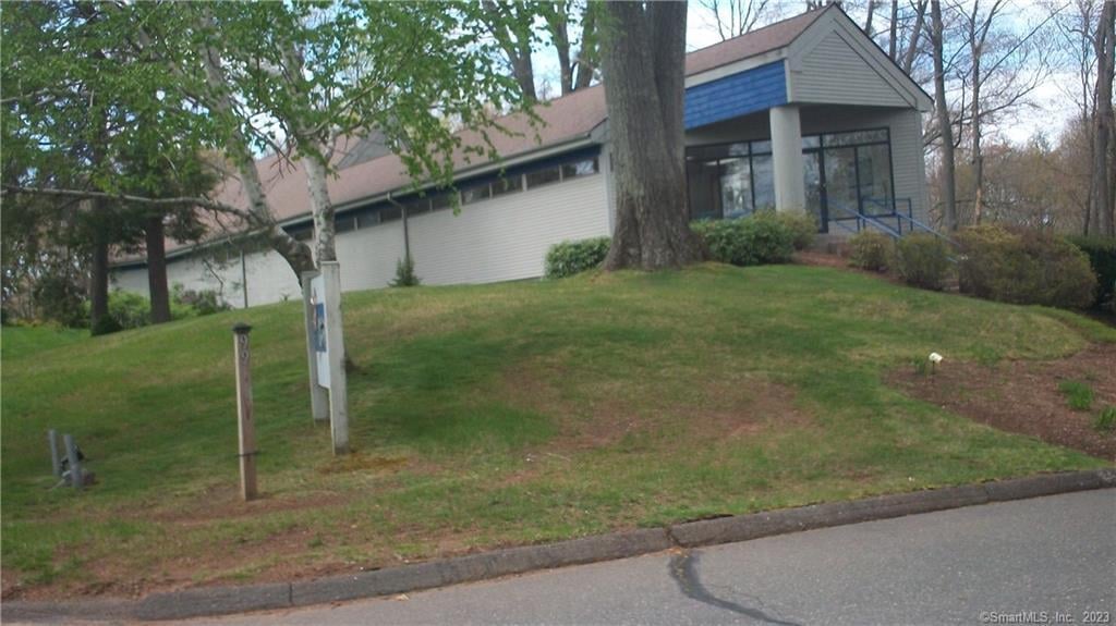 99 Citizens Drive Photo 16