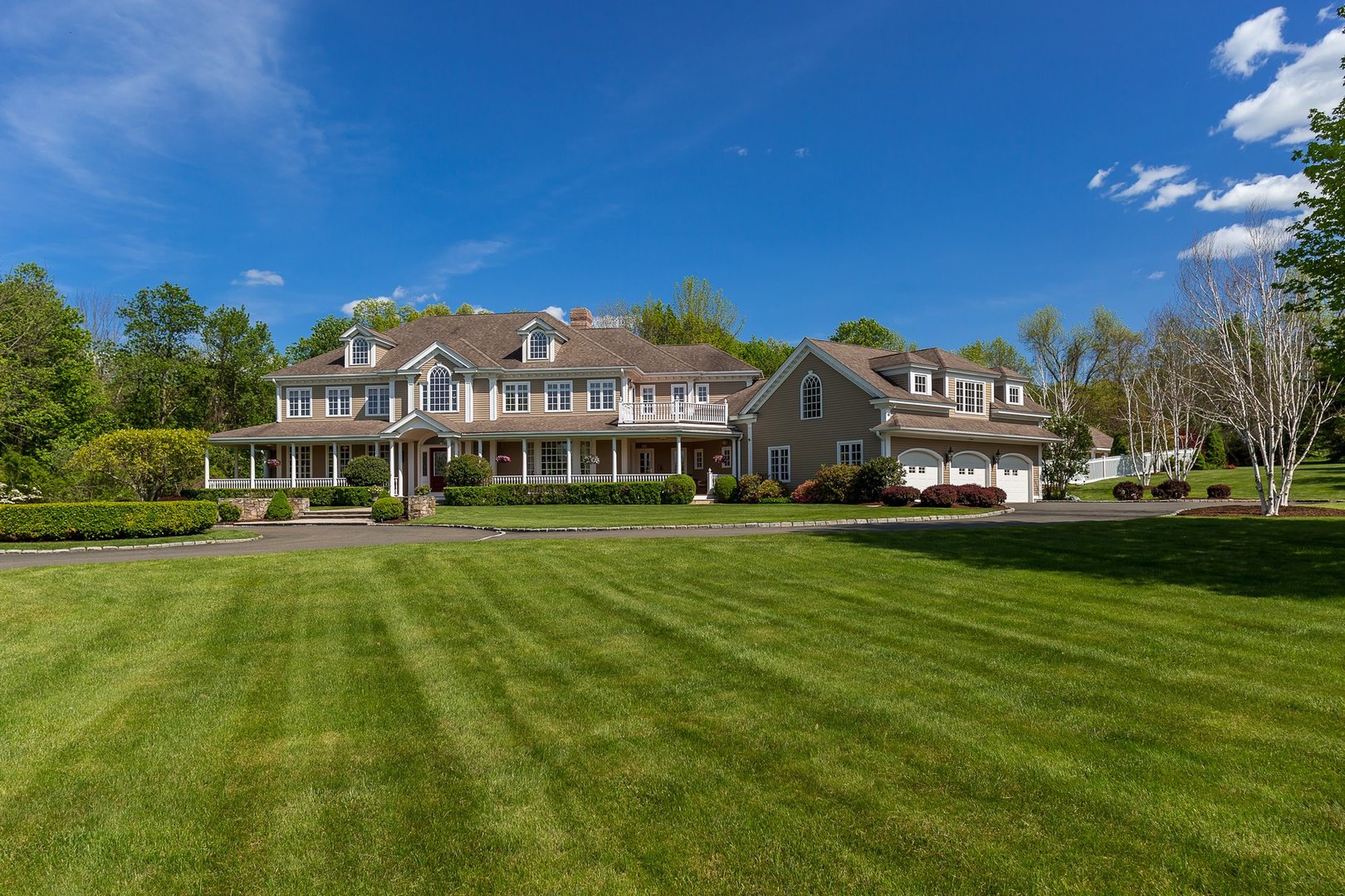 3 Charlie Hill Photo 1