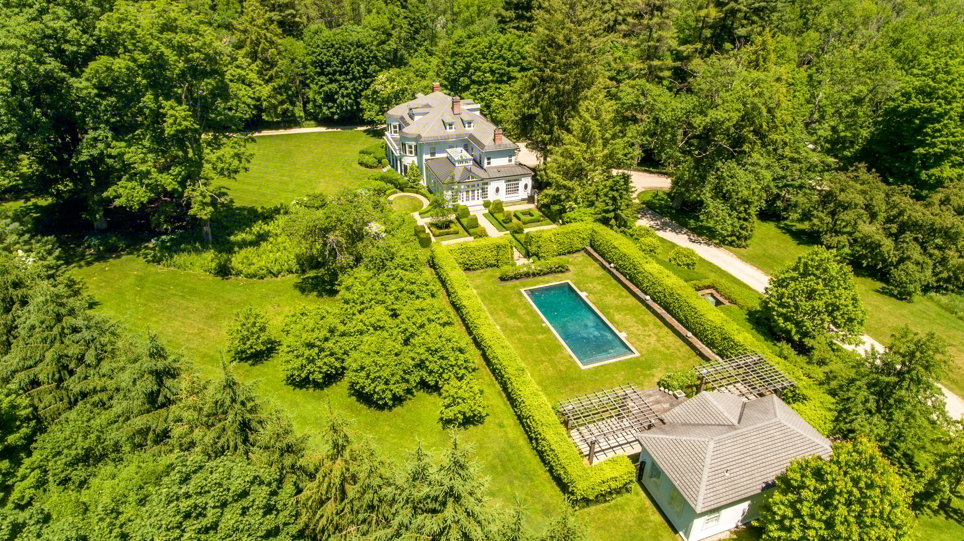 151 Walker St Photo 1