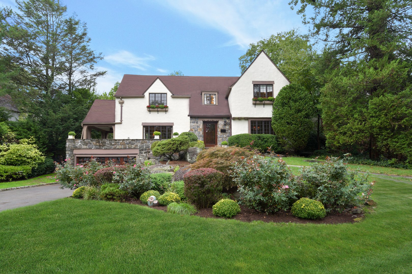 12 Knollwood Drive Photo 1