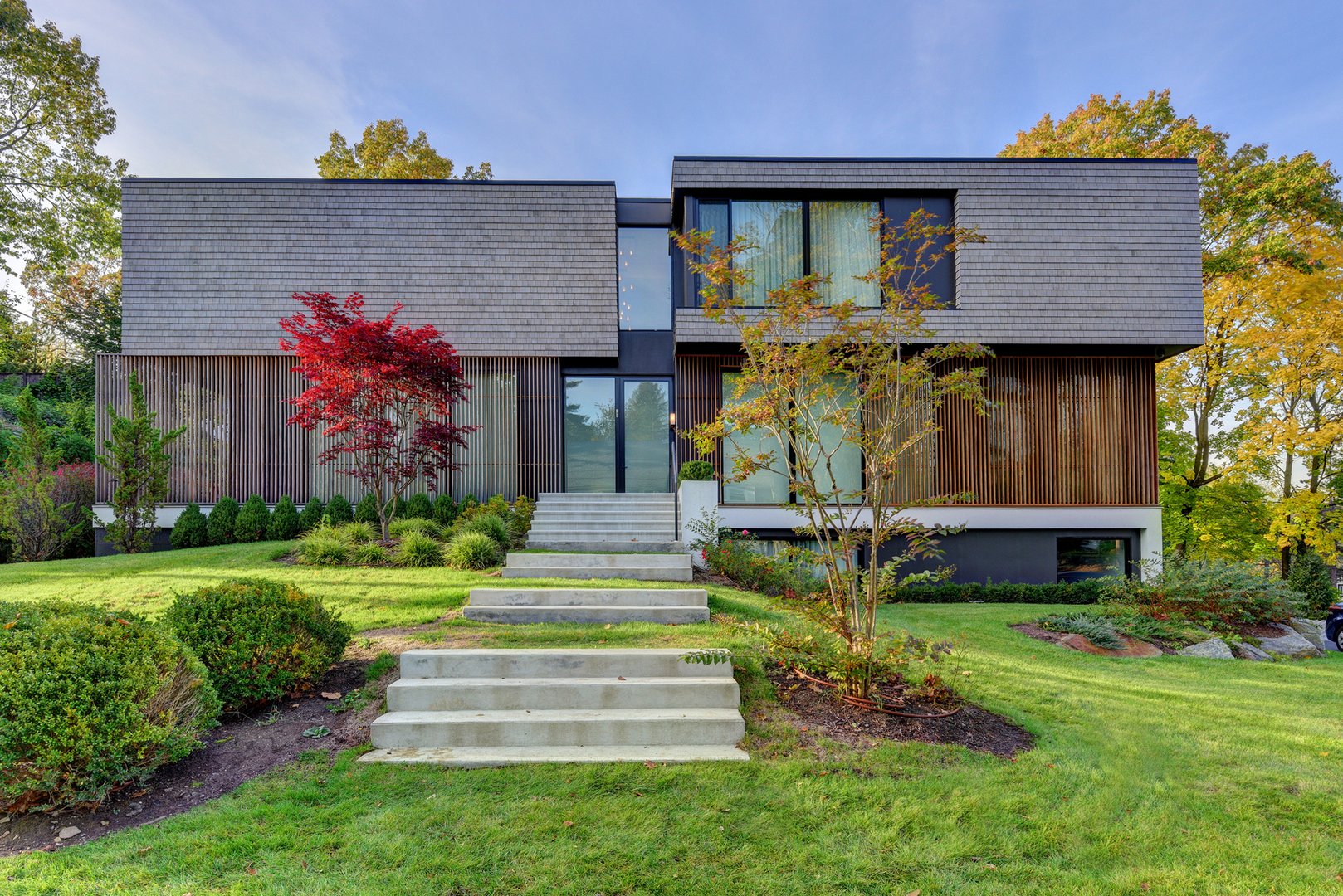 105 Colonial Avenue Photo 1