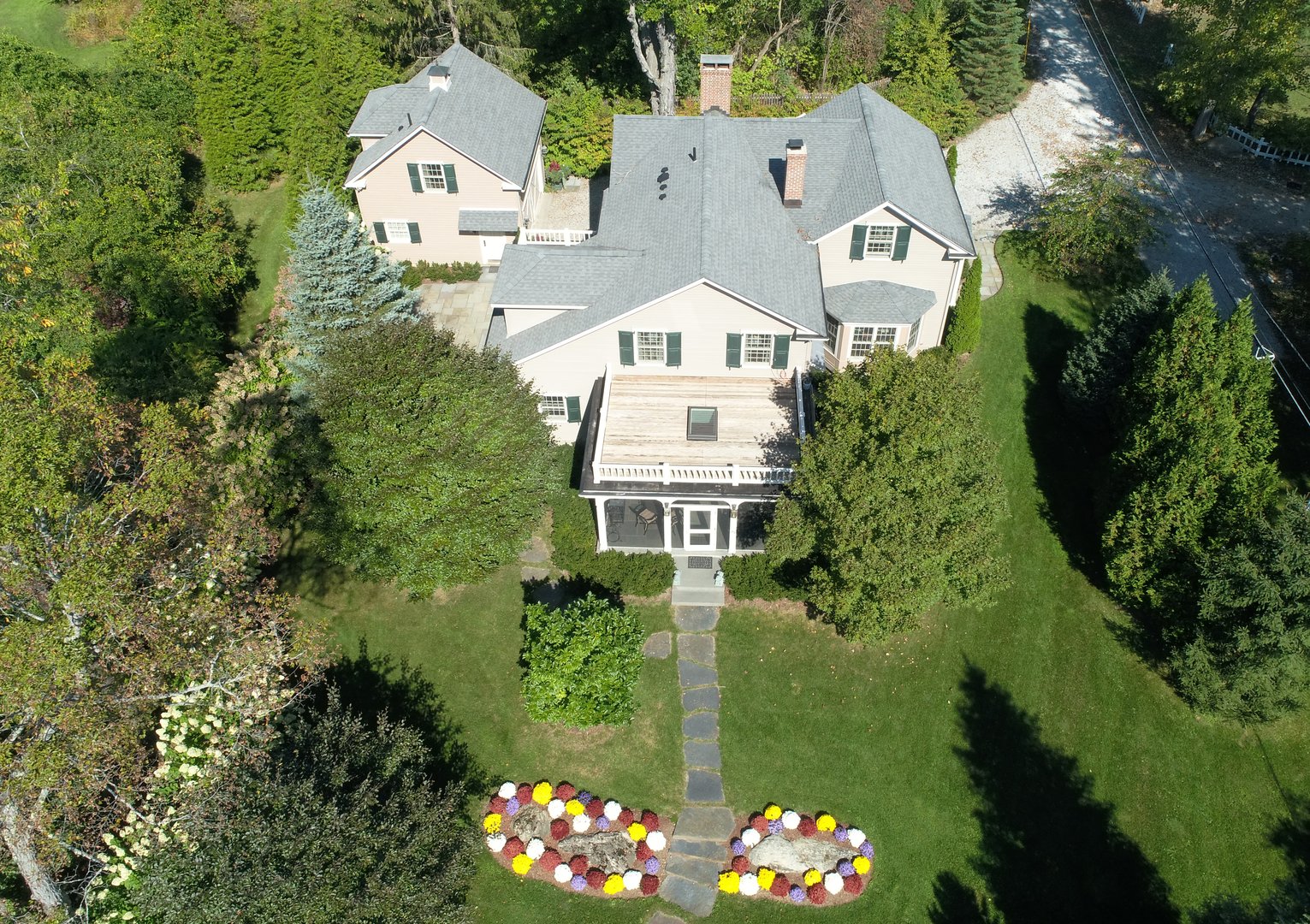 2 Lincoln Ln Photo 1