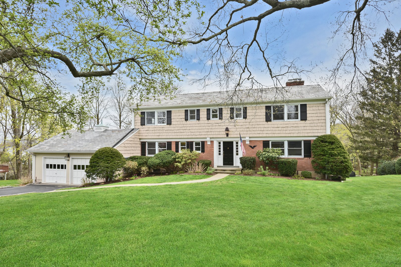 10 Wagon Wheel Road Photo 1