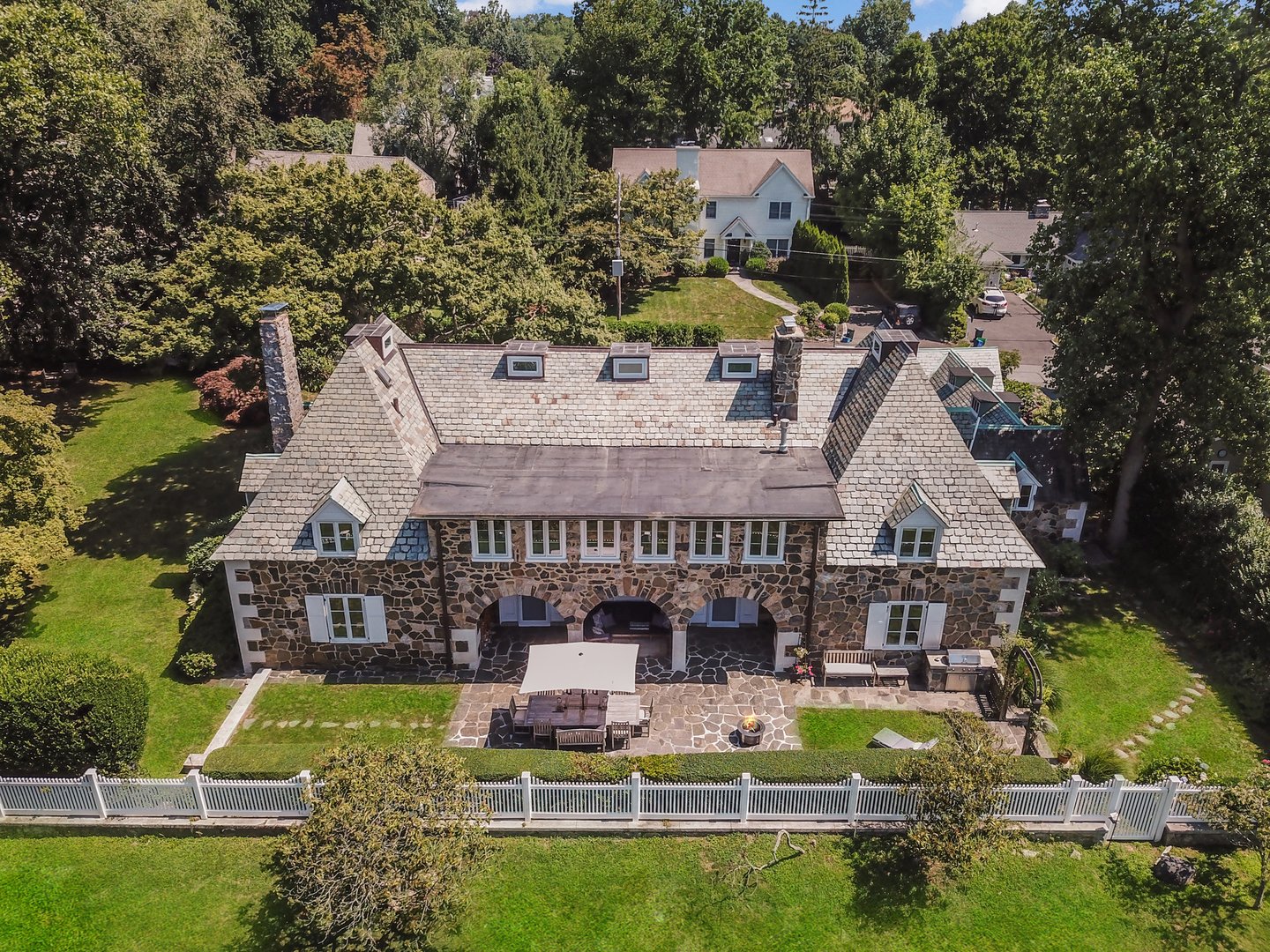 2 Soundview Avenue Photo 1