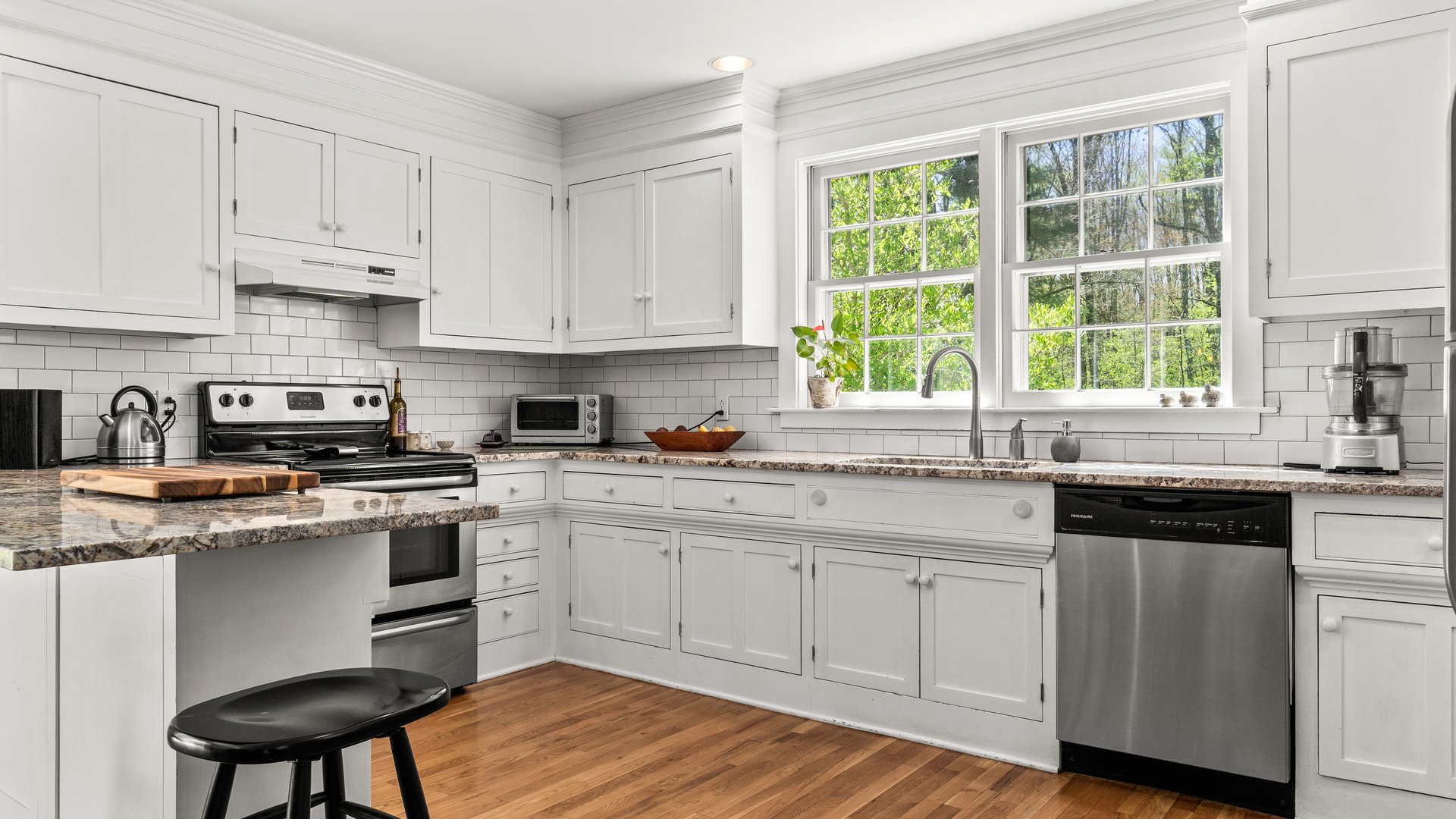 355 South Undermountain  Photo 6