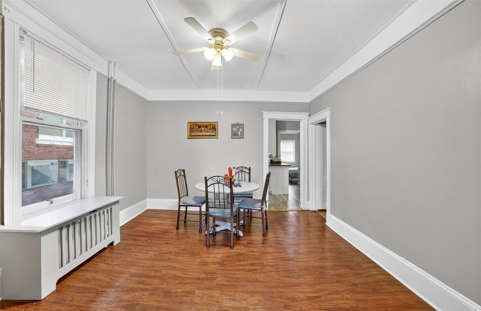 140 Beekman Avenue Photo 13