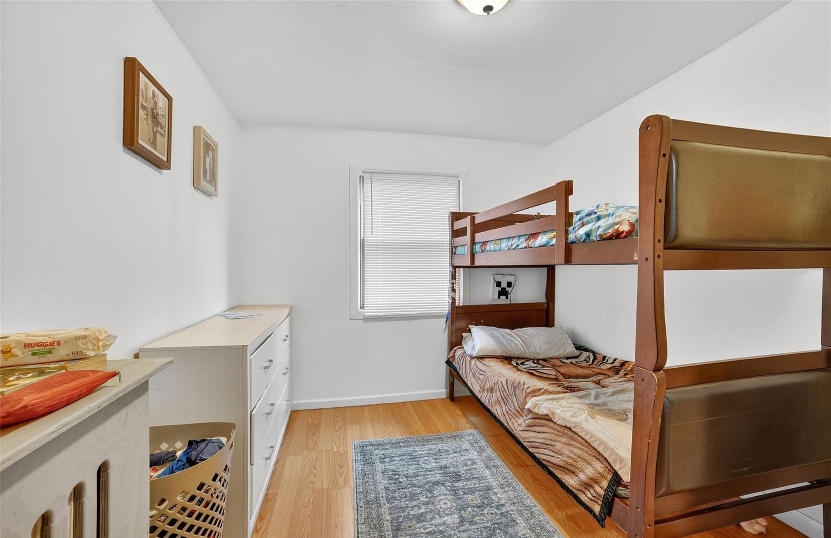 140 Beekman Avenue Photo 16