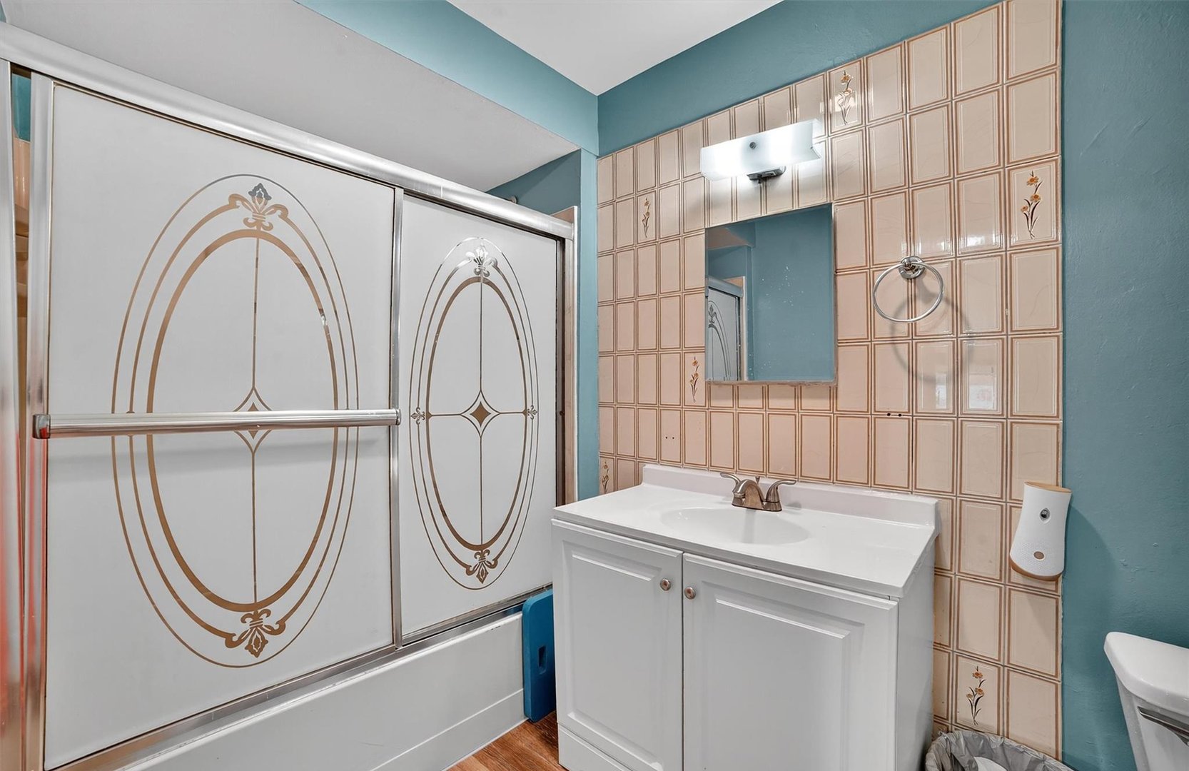 140 Beekman Avenue Photo 17