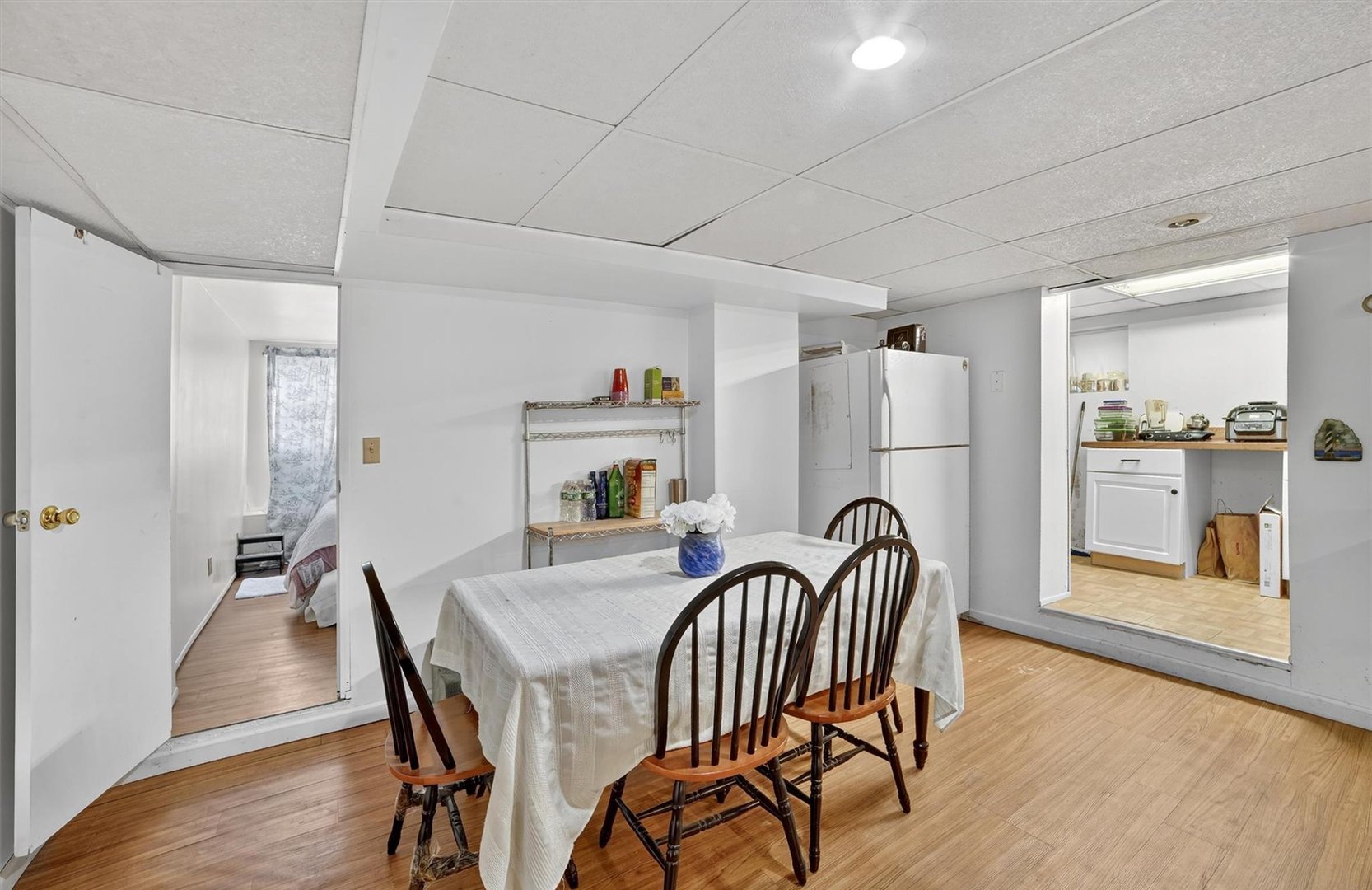 140 Beekman Avenue Photo 29