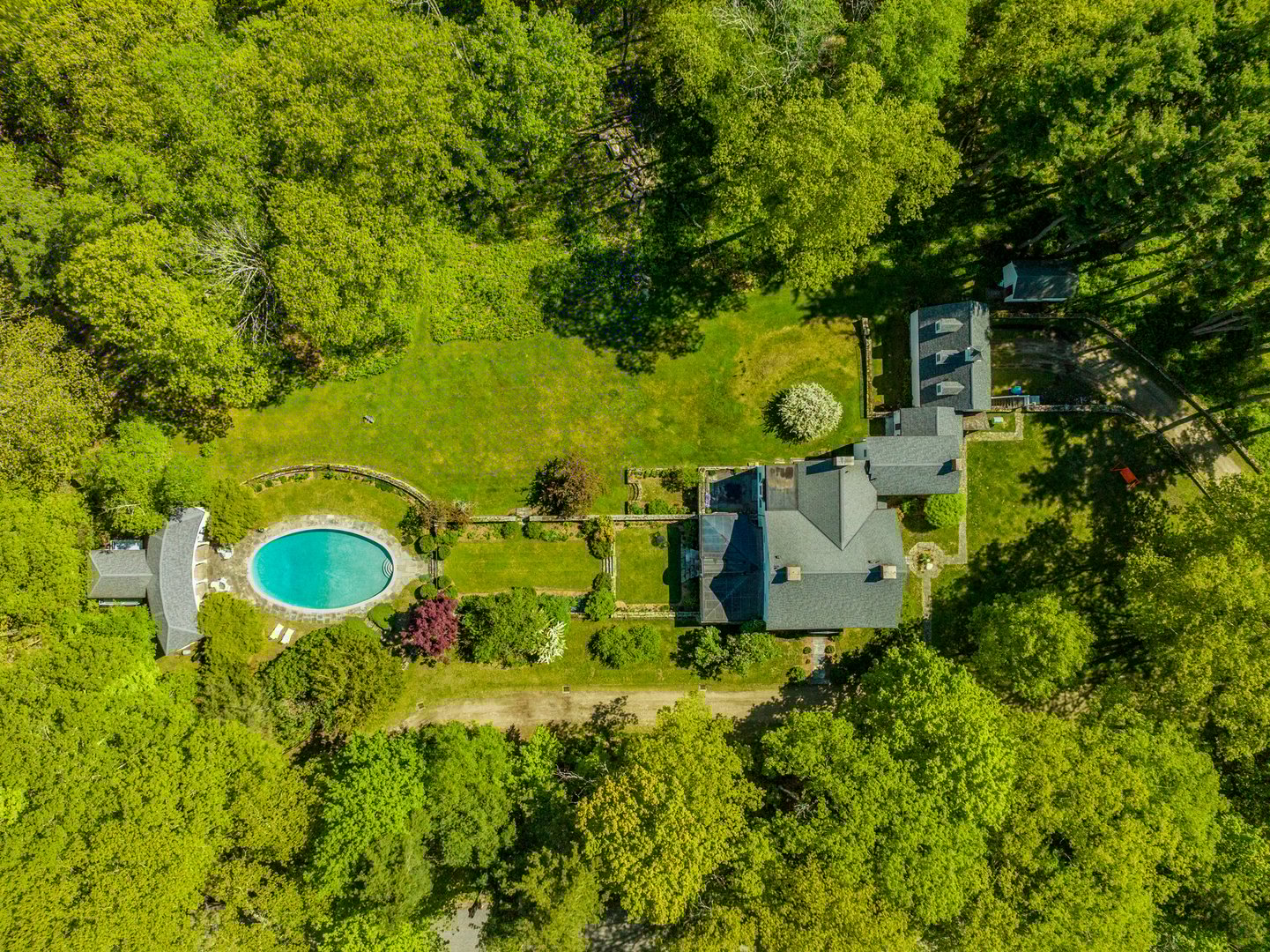 210 Doolittle Drive Photo 3