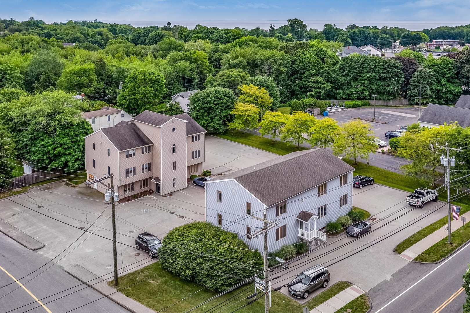 70 Essex Road  #West Building Photo 3