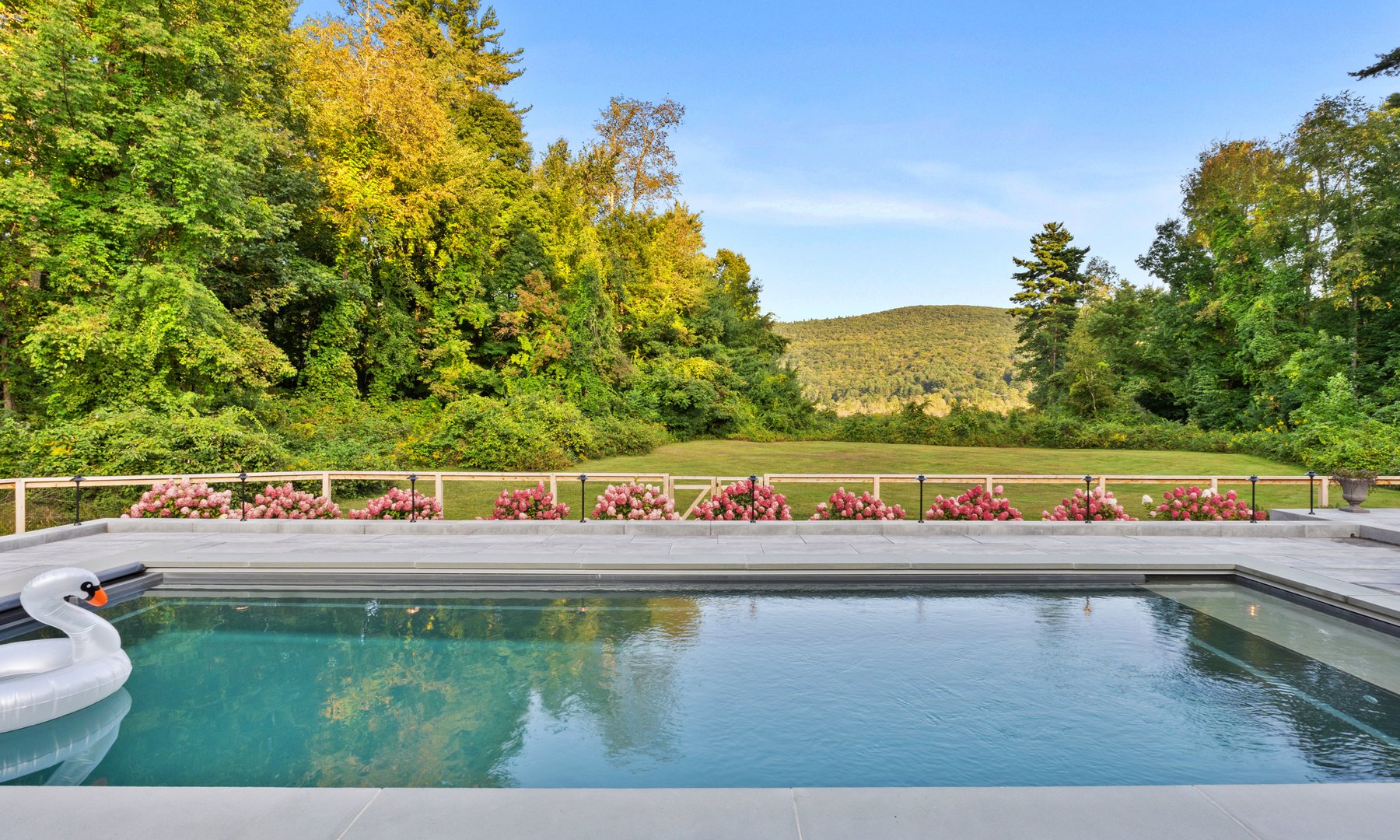 4 Madisons Way Photo 48